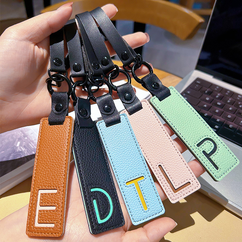 클래식 Pu 가죽 키 체인 A-Z 26 이니셜 짧은 팔 - Monogram Keychain Leather 리뷰 및 가격